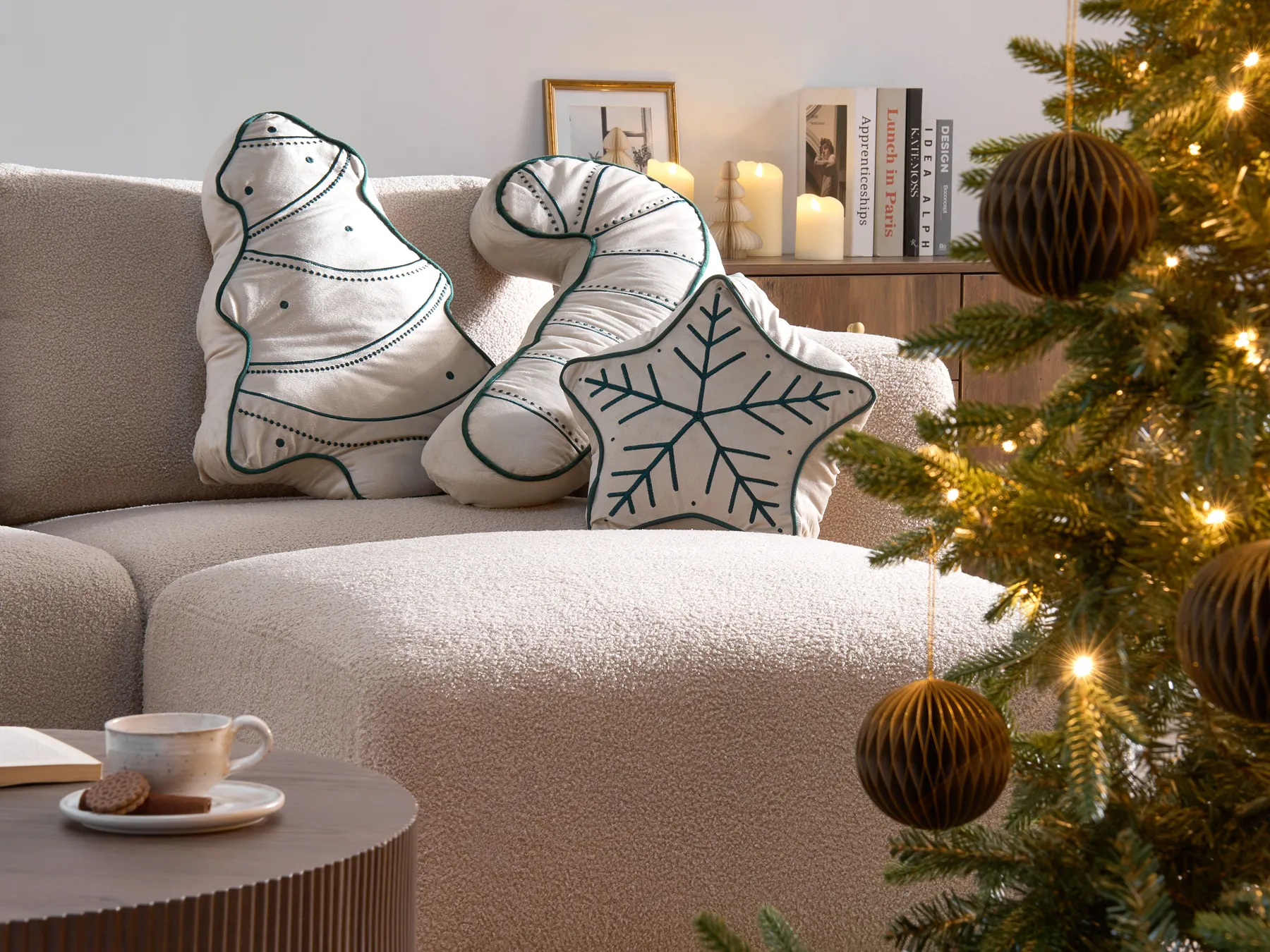 Set of 3 Decorative Cushions JOLLYTRIO 35 x 70 cm 40 x 60 cm 40 x 40 cm Velvet Light Beige Christmas Motif_1032802