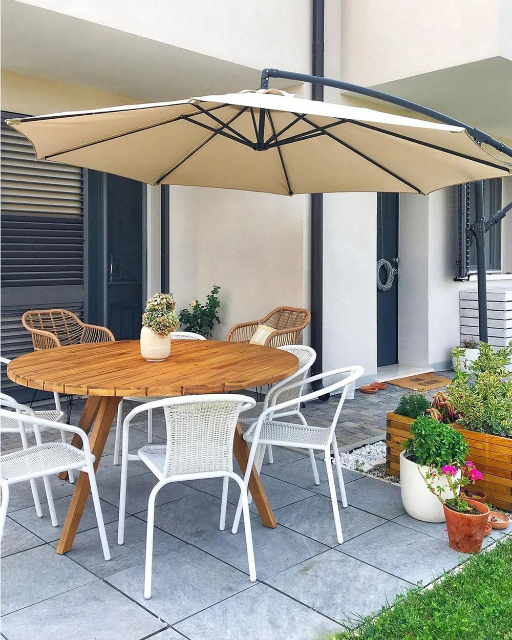 Frihängande parasoll 300 cm RAVENNA Ljusbeige_811700