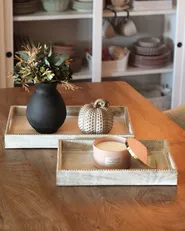 Set med 2 serveringsbrickor QUENA Mangoträ Ljusbrun_1022507