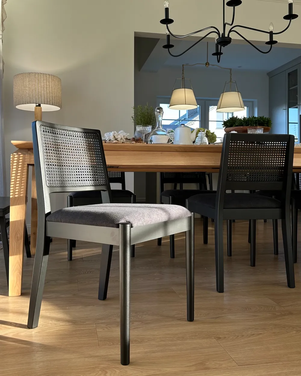 Set med 2 matstolar TAMARAC Trä Svart_1024097