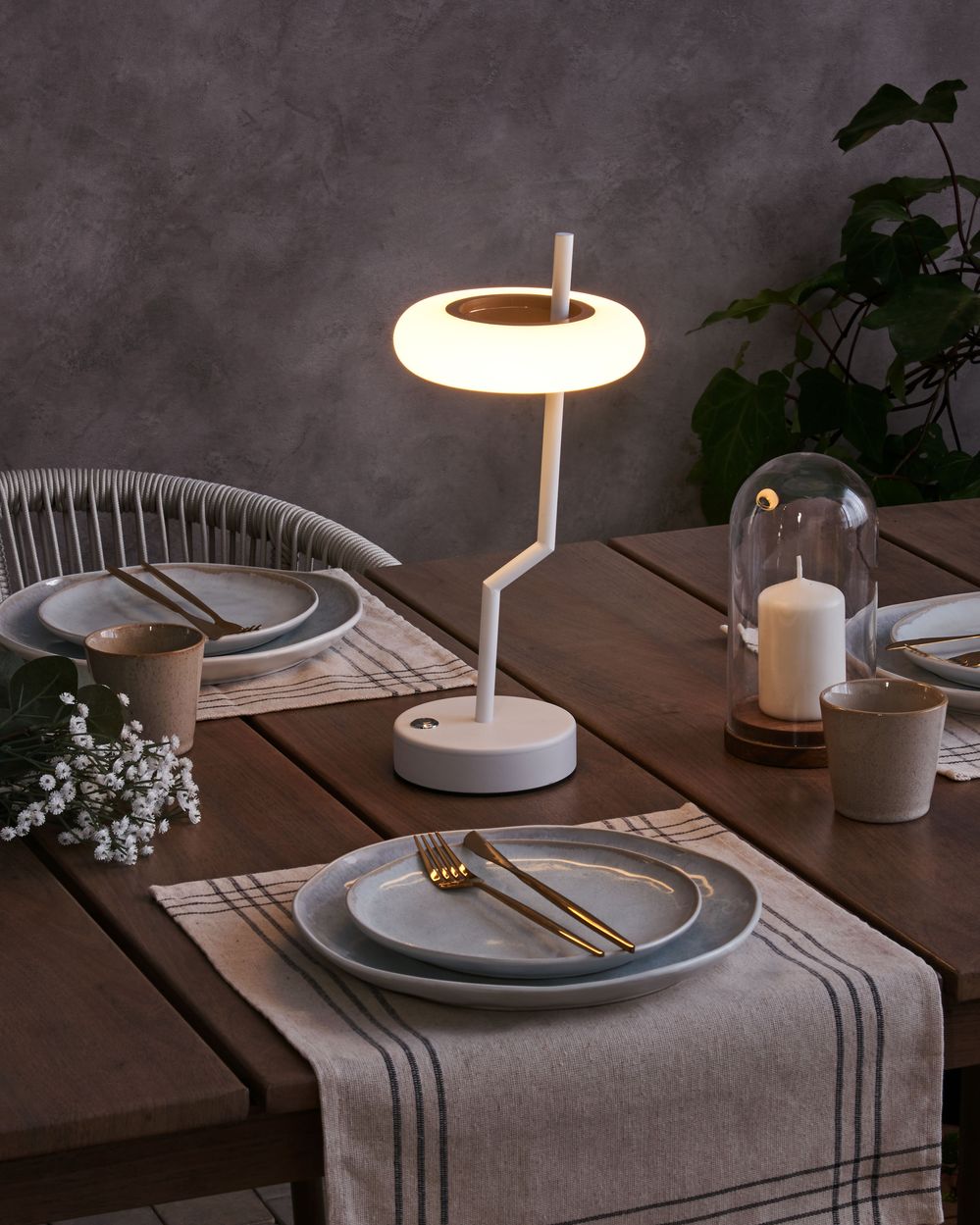 Trådløs LED-bordlampe ALVIELA Med dimmer Metall Hvit