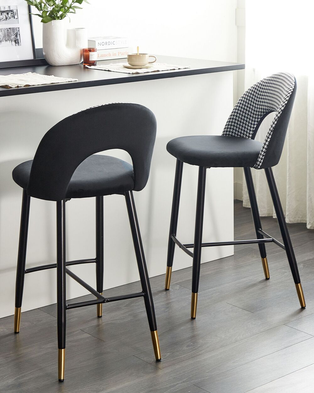 Set med 2 barstolar FALTON Sammet Svart/ Vit