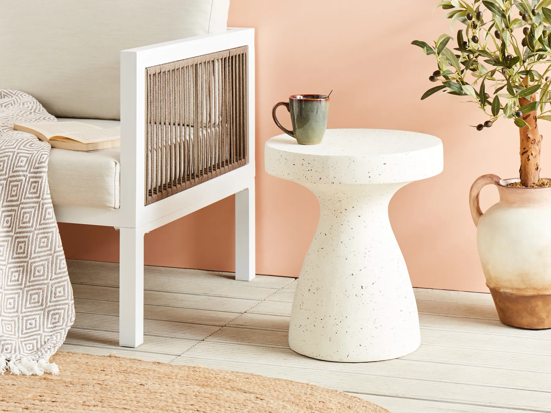 Sidobord BIVIERE 39 cm 39 cm Terrazzoeffekt Off-White_918801
