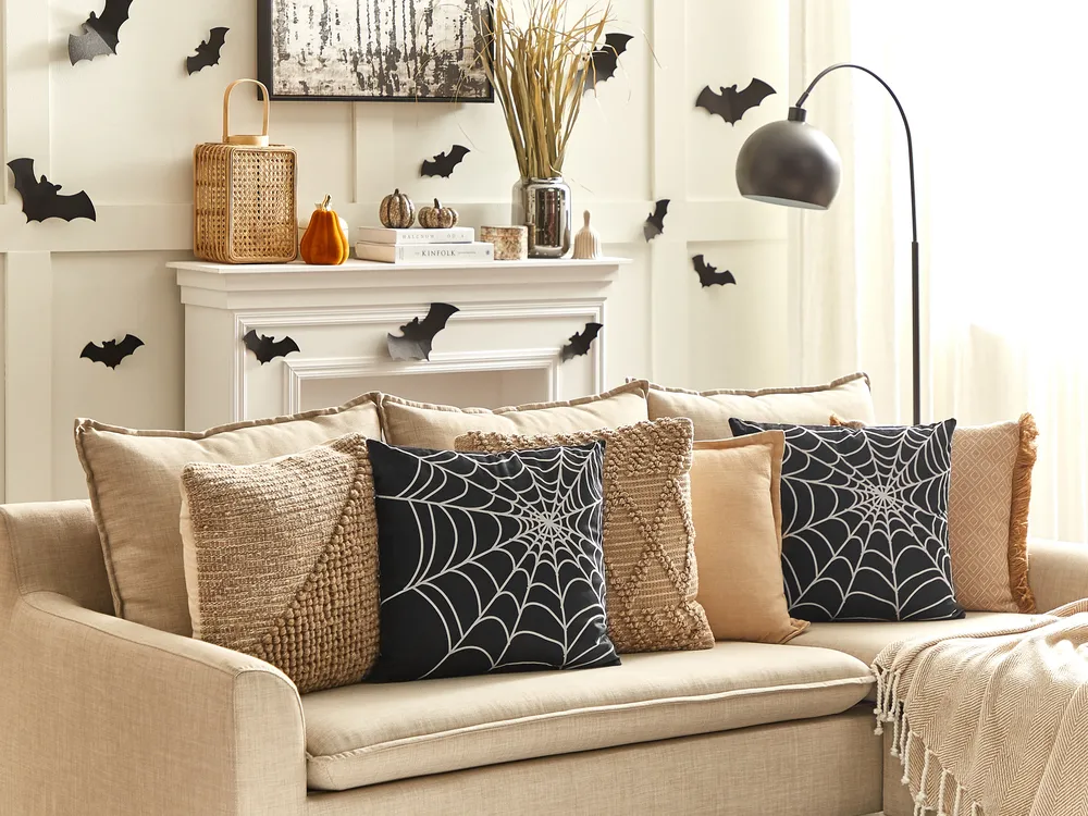 Set of 2 Decorative Cushions LYCORIS 45 x 45 cm Velvet Black Abstract Pattern