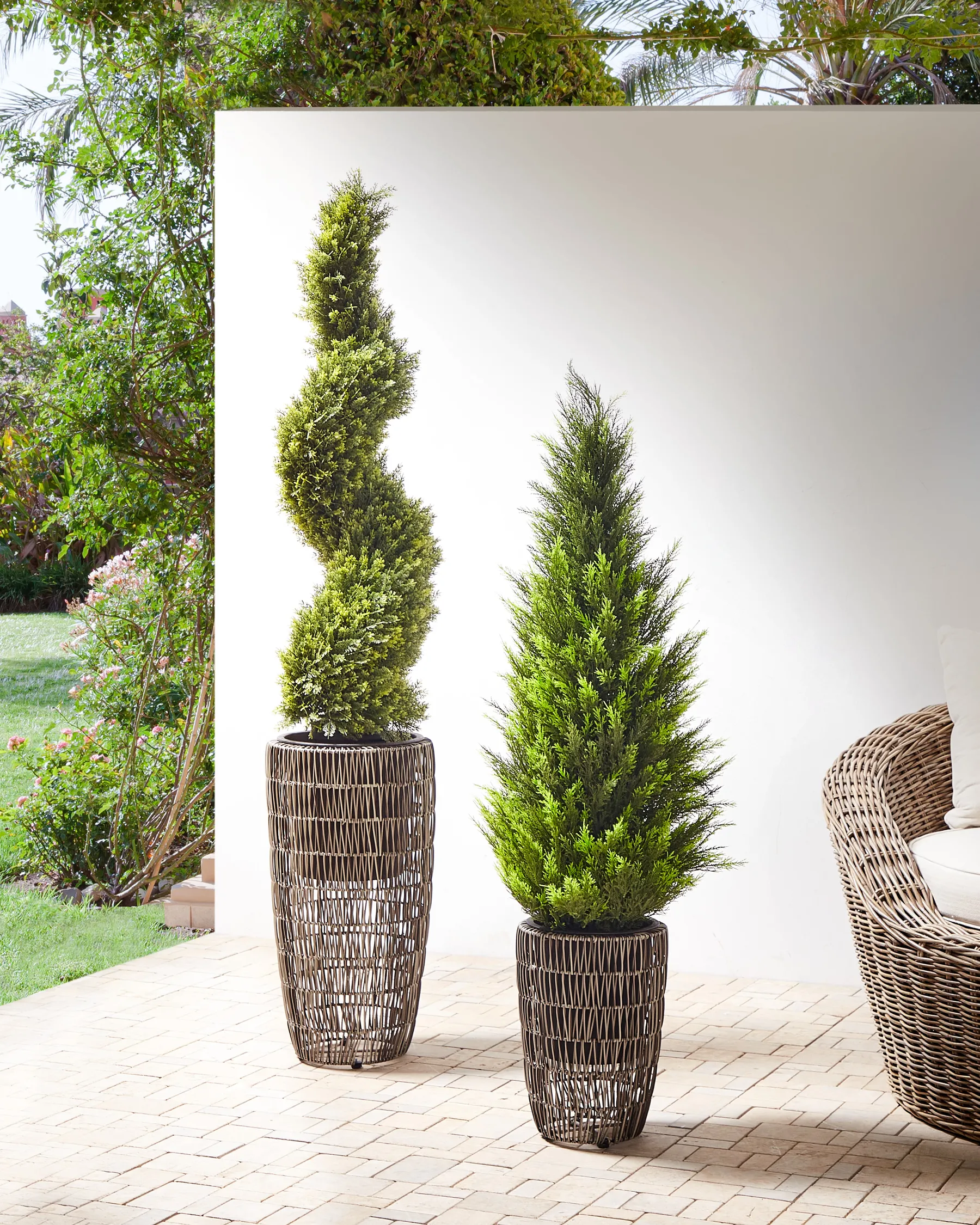 Set of 2 Plant Pots CHELONE 26/34 cm PE Rattan Brown_897292