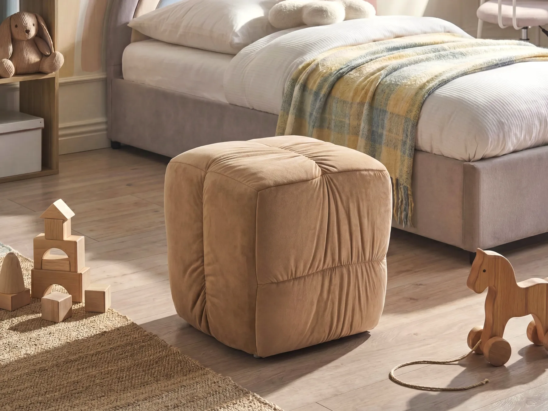 Sittpuff TURLEY Sammet Taupe_1081766