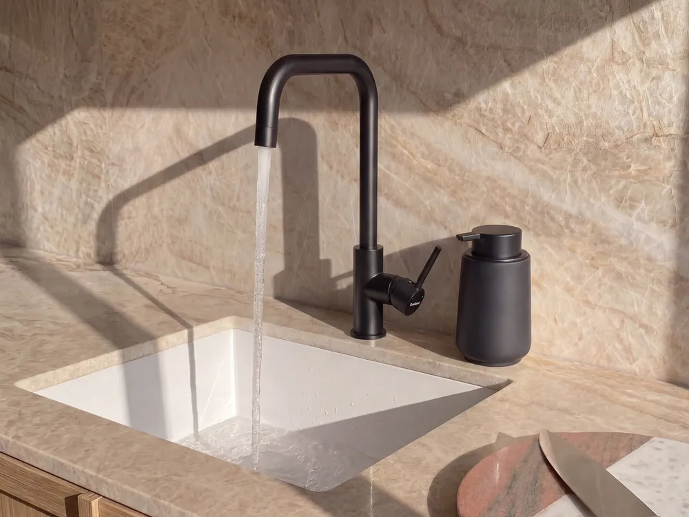 Kitchen Tap JUNTUMA Black_1108597