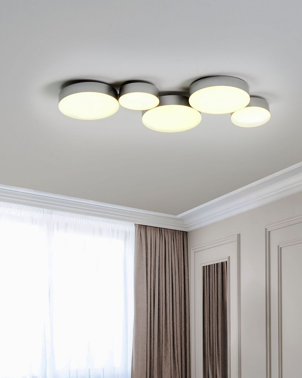 LED-kattovalaisin LUGA Metalli Hopea