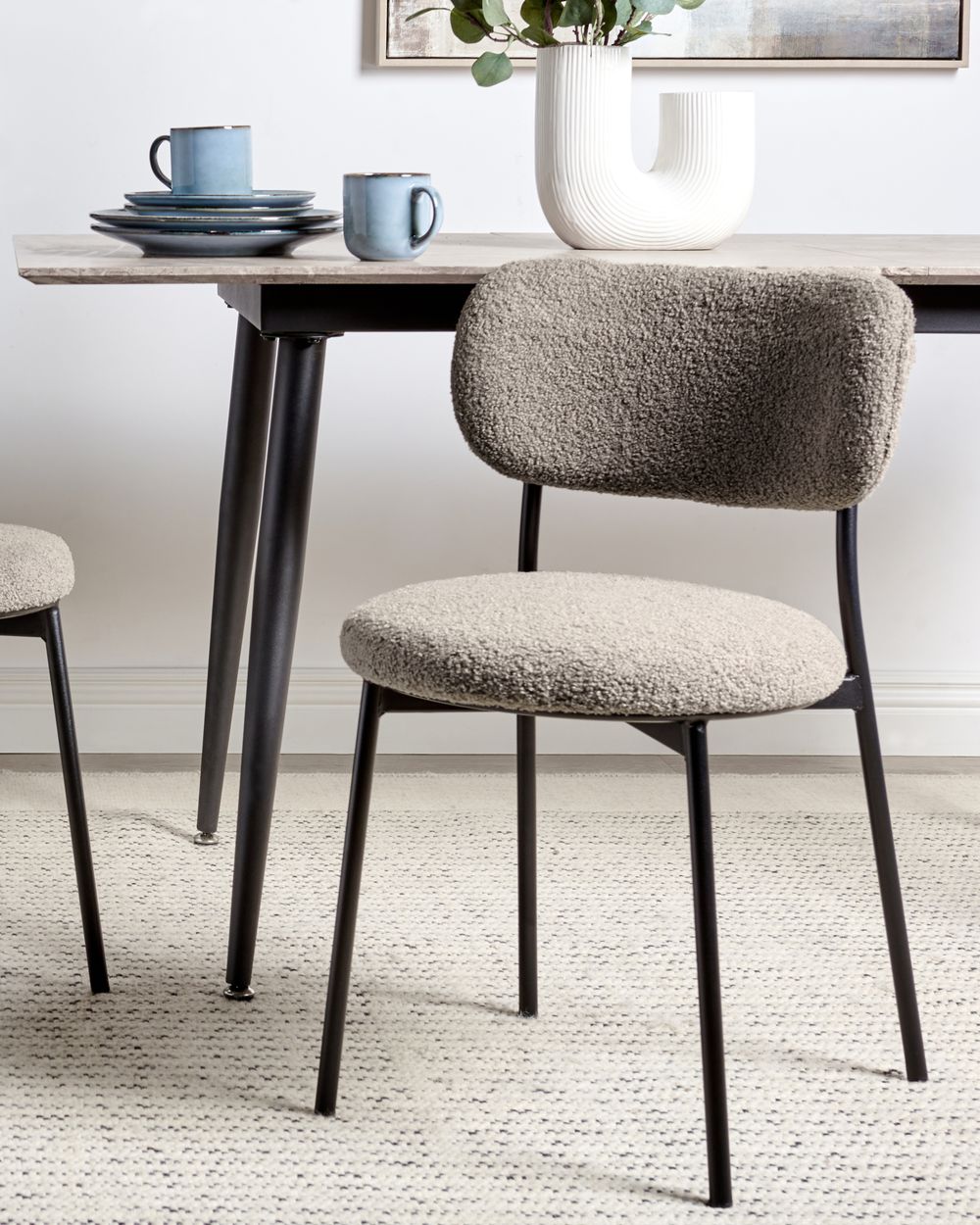 Set med 2 matstolar CASEY Bouclé Taupe