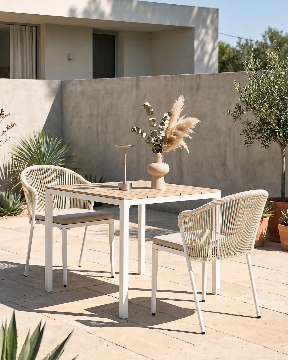 Sett med 2 hagestoler med puter PARANEA Metall Off white_1179672