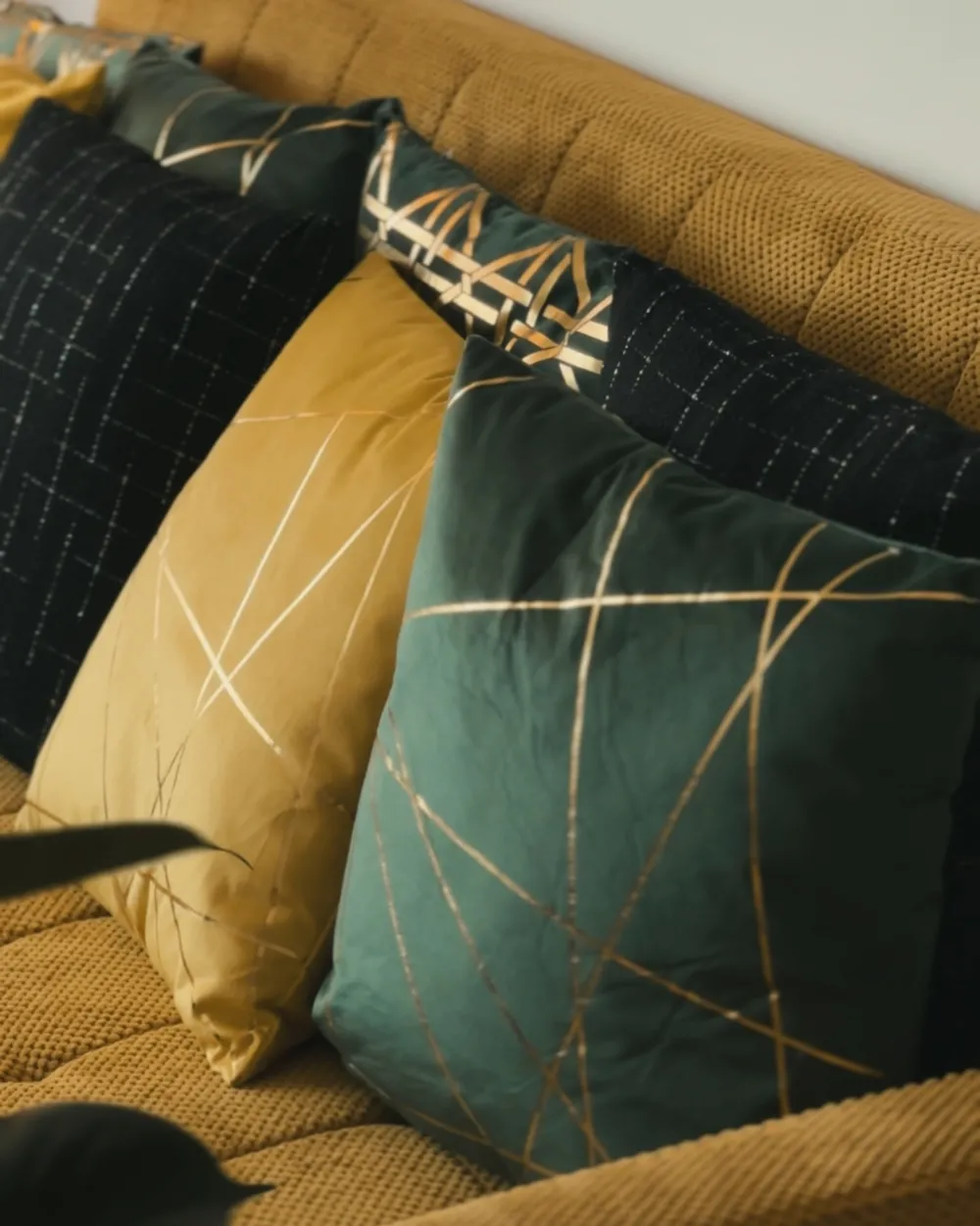 Set of 2 Decorative Cushions PINUS 45 x 45 cm Velvet Dark Green Geometric Pattern_976501