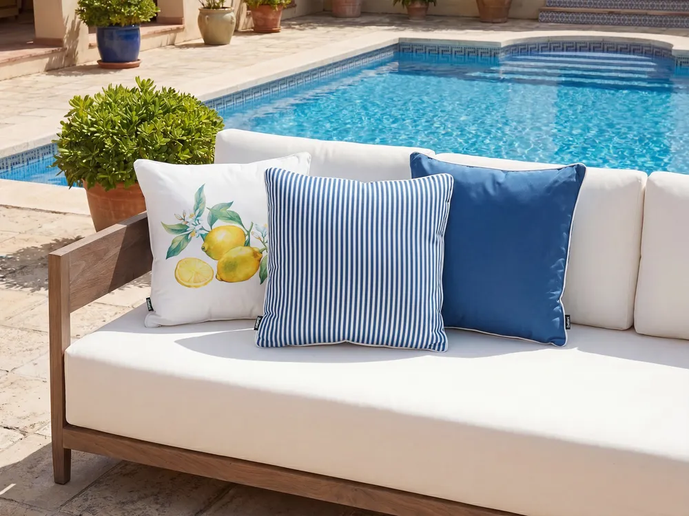 Set of 3 Outdoor Cushions ESCALLONIA Plant Pattern 45 x 45 cm Multicolour