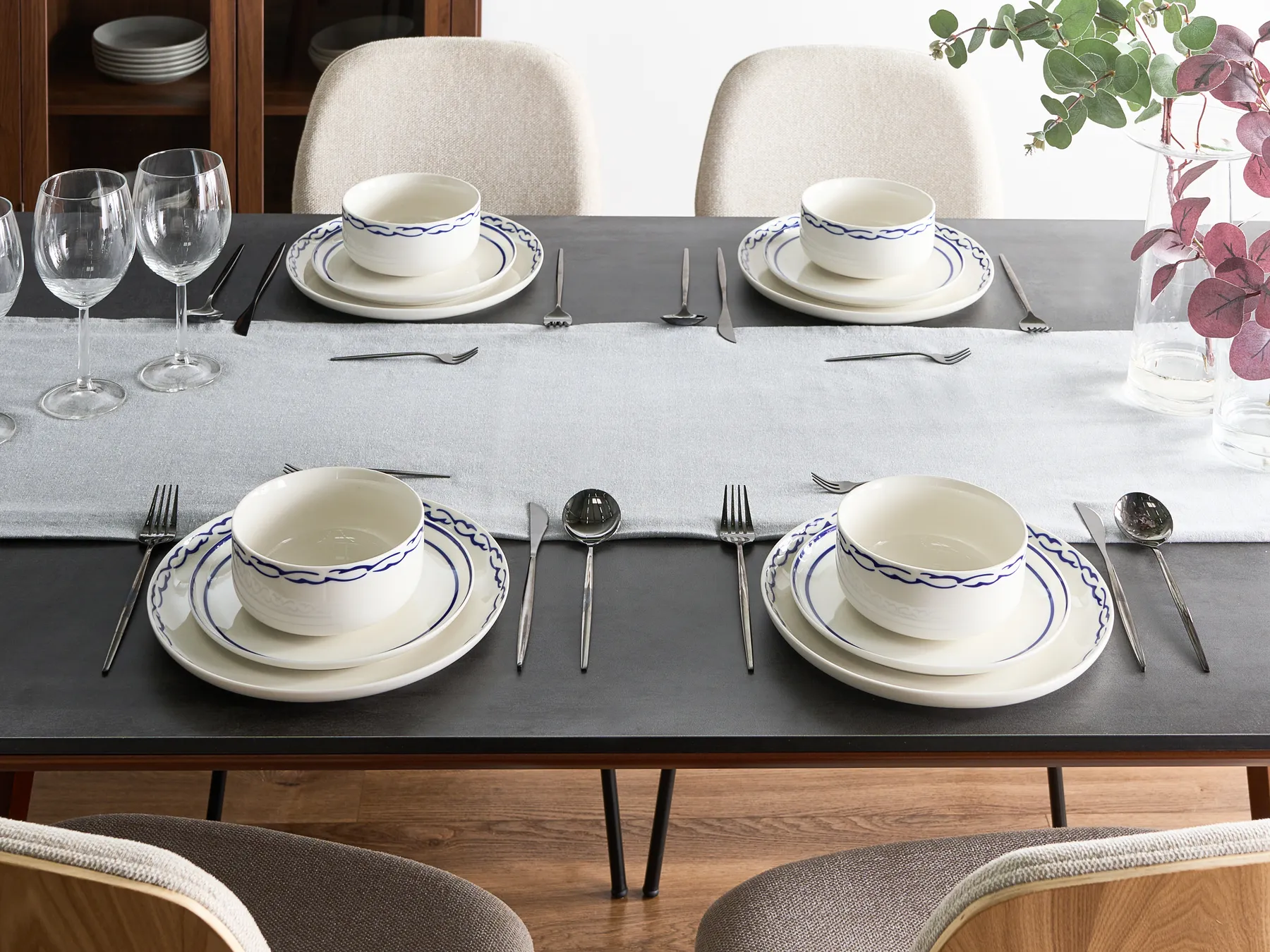 Set med 24 matserviser AMCHUR Porslin Vit/ Blå_1063951
