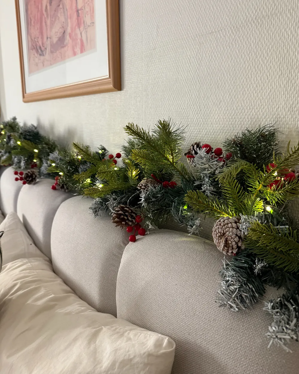 Christmas Garland LED PAIMIO 270 cm Green_1041558