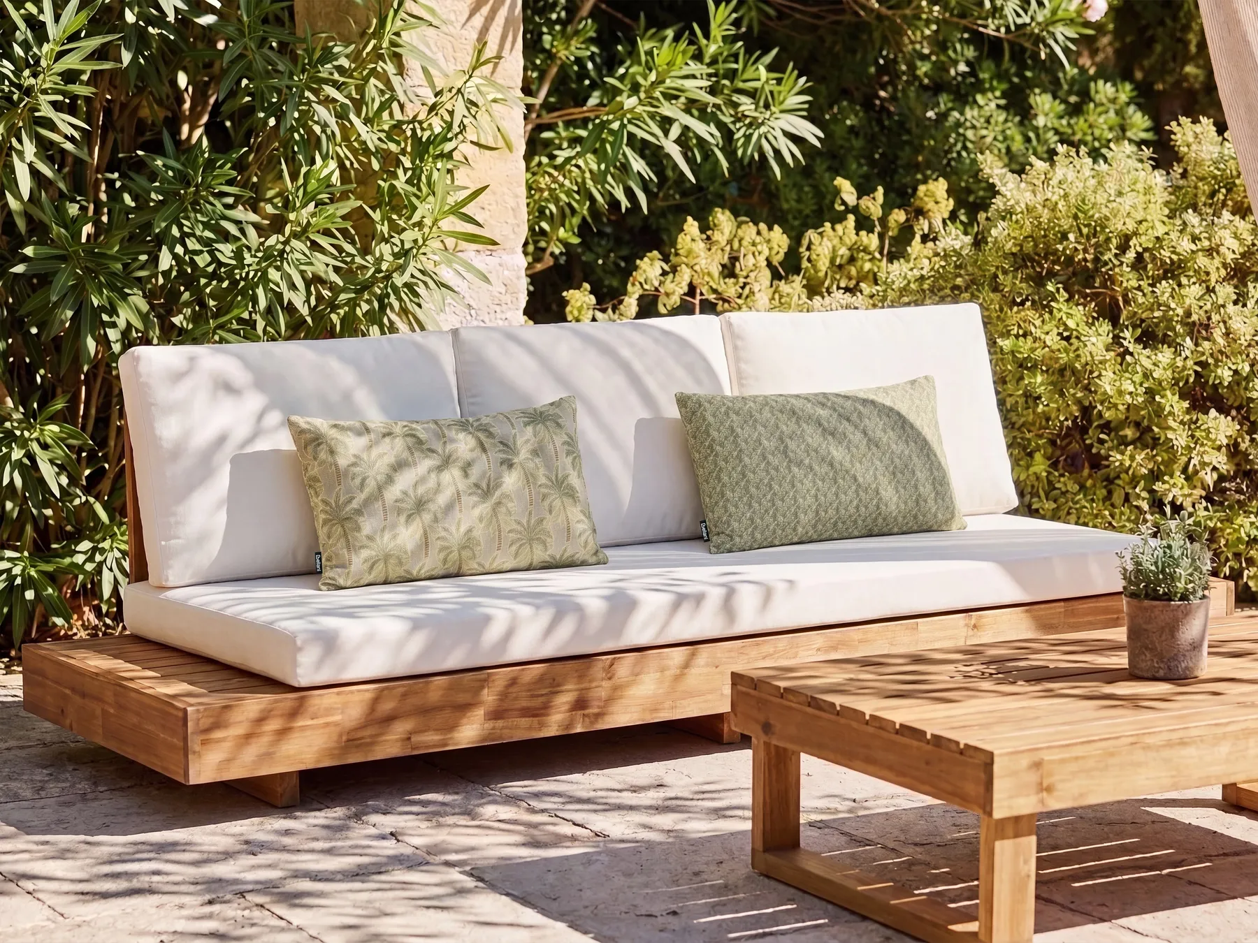 Set of 2 Outdoor Cushions BARLERIA Plant Pattern 30 x 50 cm Multicolour_1125431