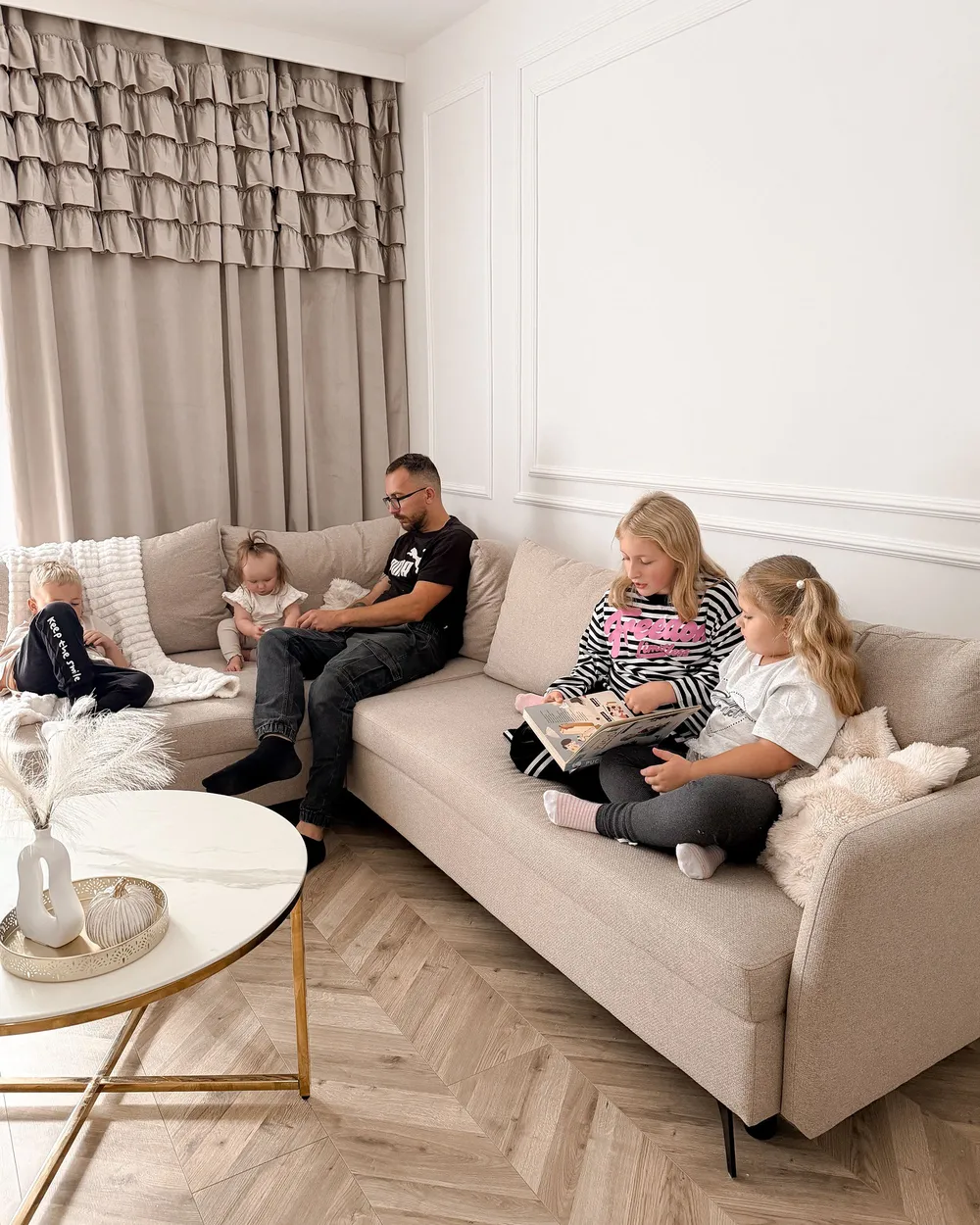 Hörnbäddsoffa KOGE med förvaring Beige Högervänd_1161846