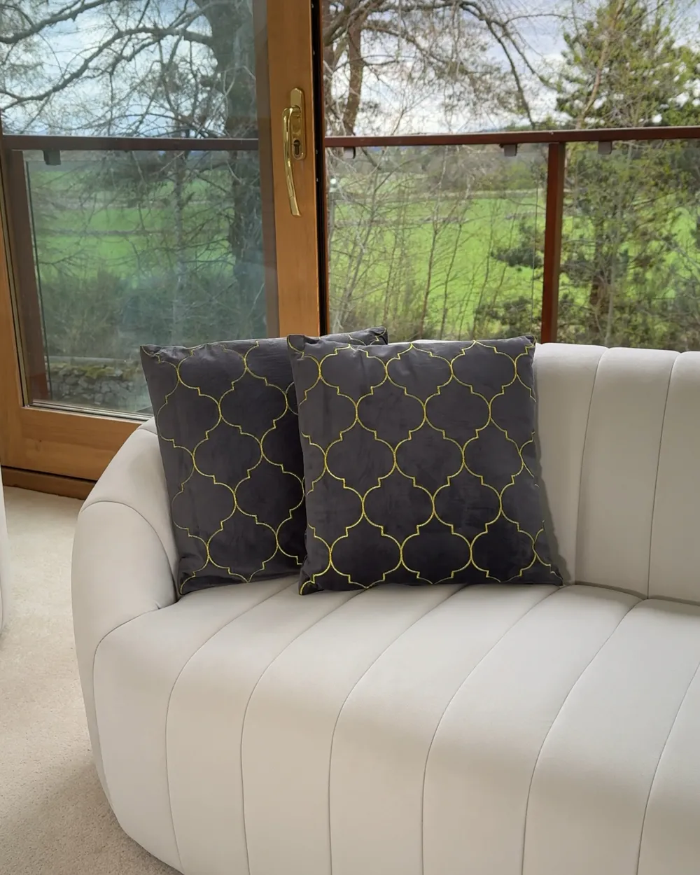 Set of 2 Decorative Cushions ALYSSUM 45 x 45 cm Velvet Grey Trellis Pattern_991757