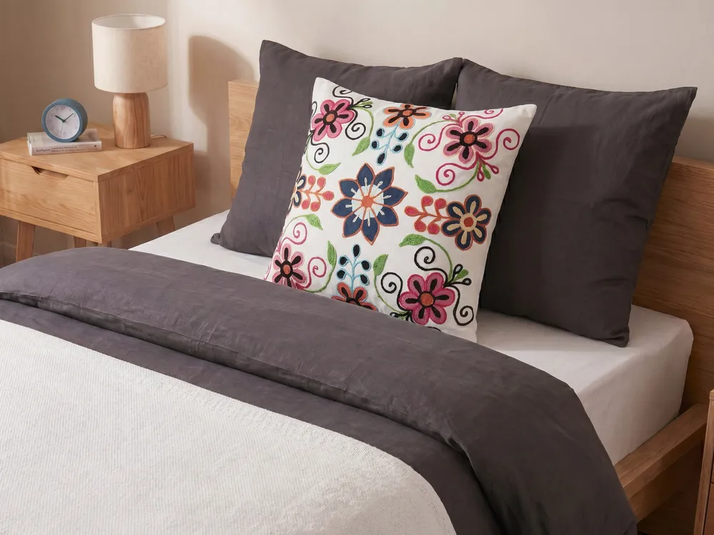 Set of 2 Decorative Cushions BAHRAICH 50 x 50 cm Cotton Multicolour Floral Pattern