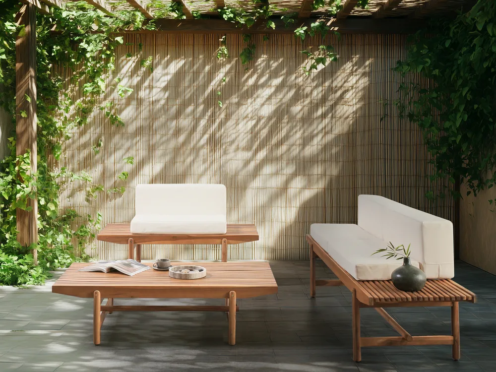 Trädgårdssoffgrupp med bord 3-sits GIAVENO Akaciaträ Off-White_989212